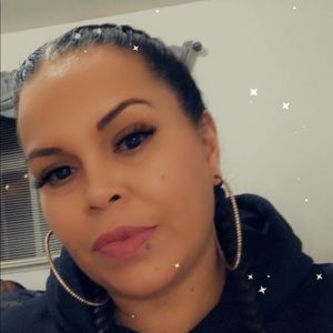 Meet your Posher, Naomi